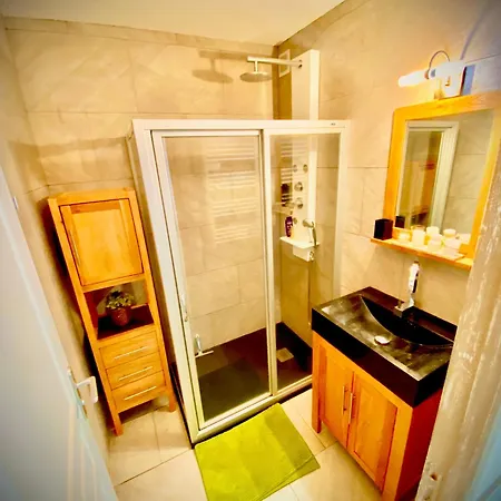 1 Dans Le Village Apartment *